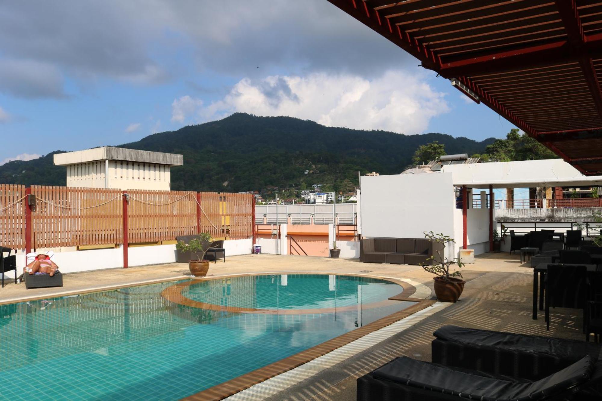 Diamond Crown Hotell Patong Exteriör bild