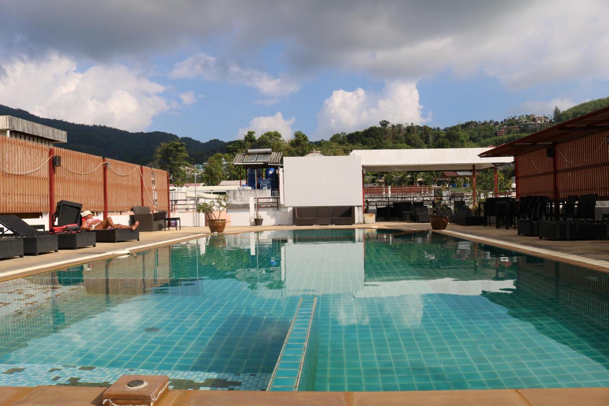 Diamond Crown Hotell Patong Exteriör bild