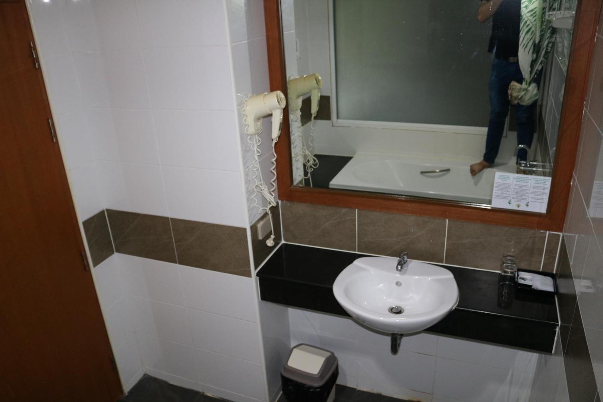 Diamond Crown Hotell Patong Exteriör bild