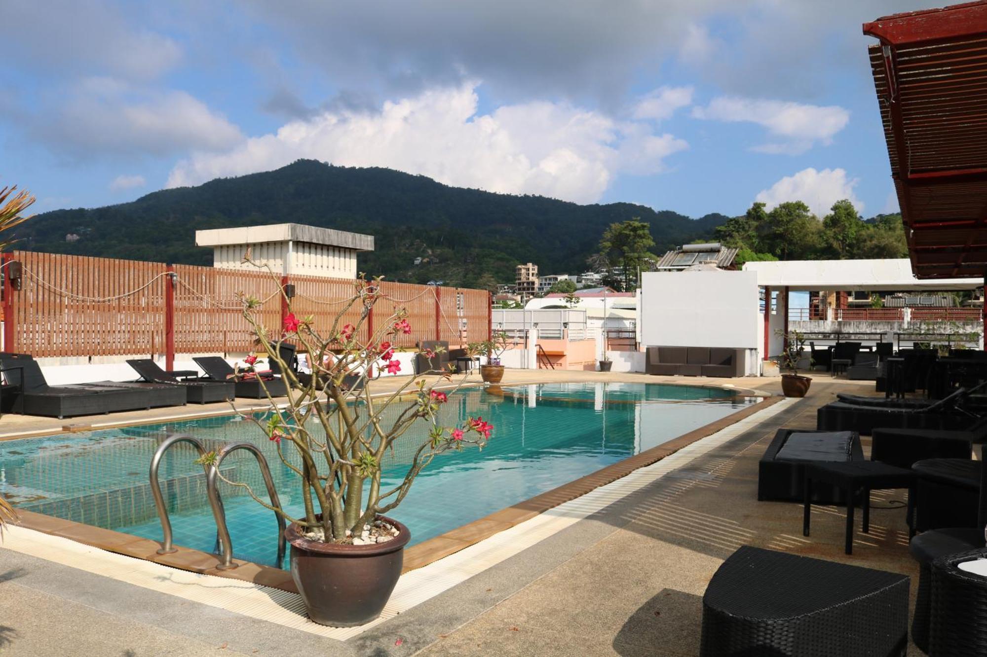 Diamond Crown Hotell Patong Exteriör bild