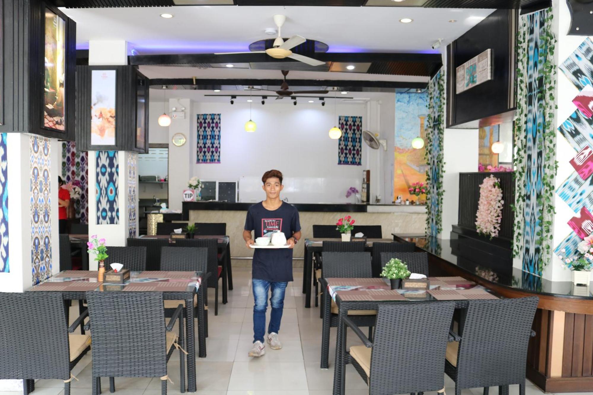 Diamond Crown Hotell Patong Exteriör bild