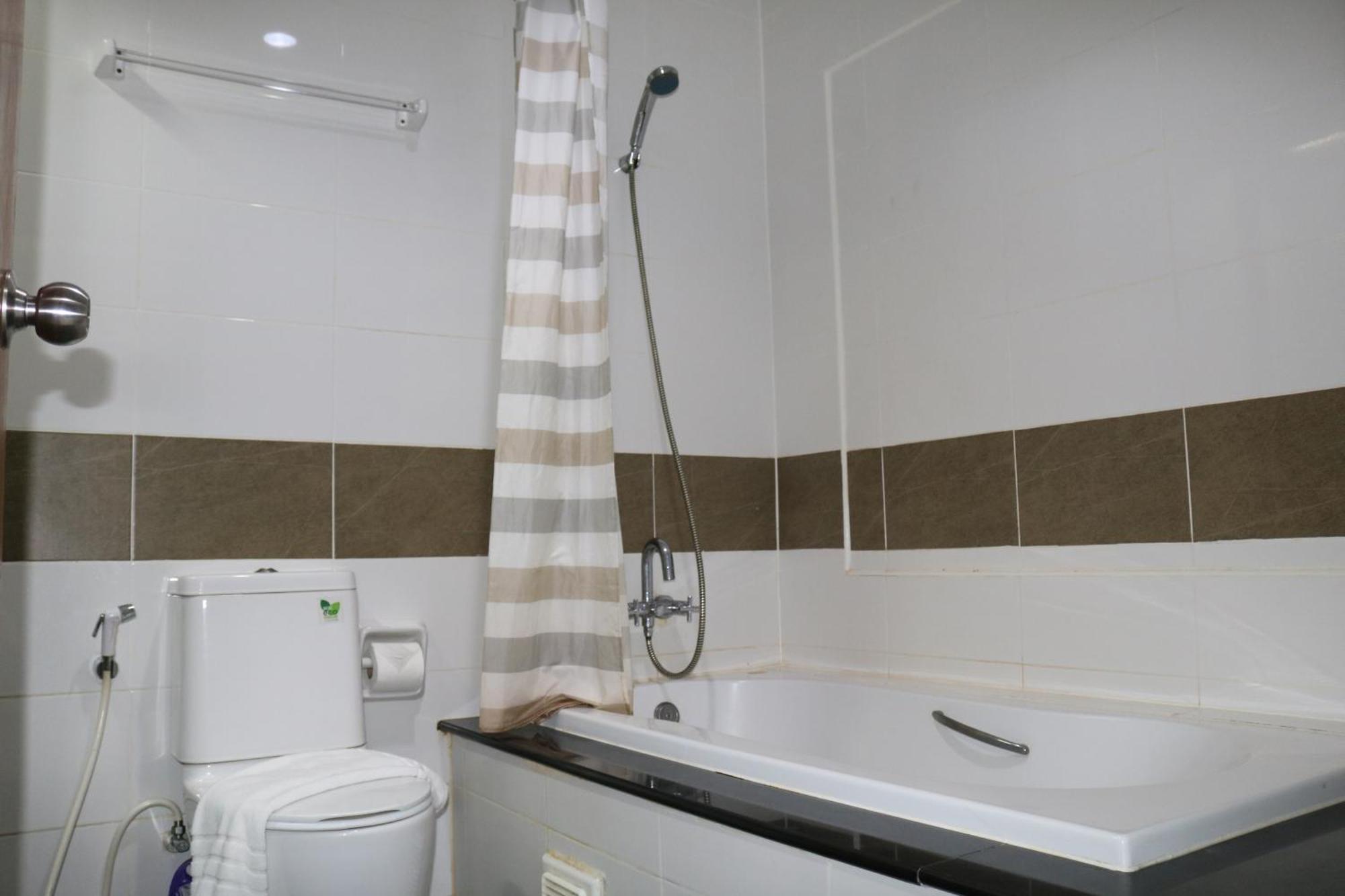 Diamond Crown Hotell Patong Exteriör bild