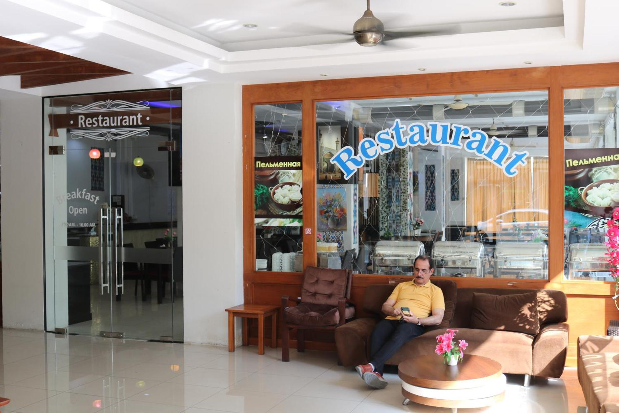 Diamond Crown Hotell Patong Exteriör bild