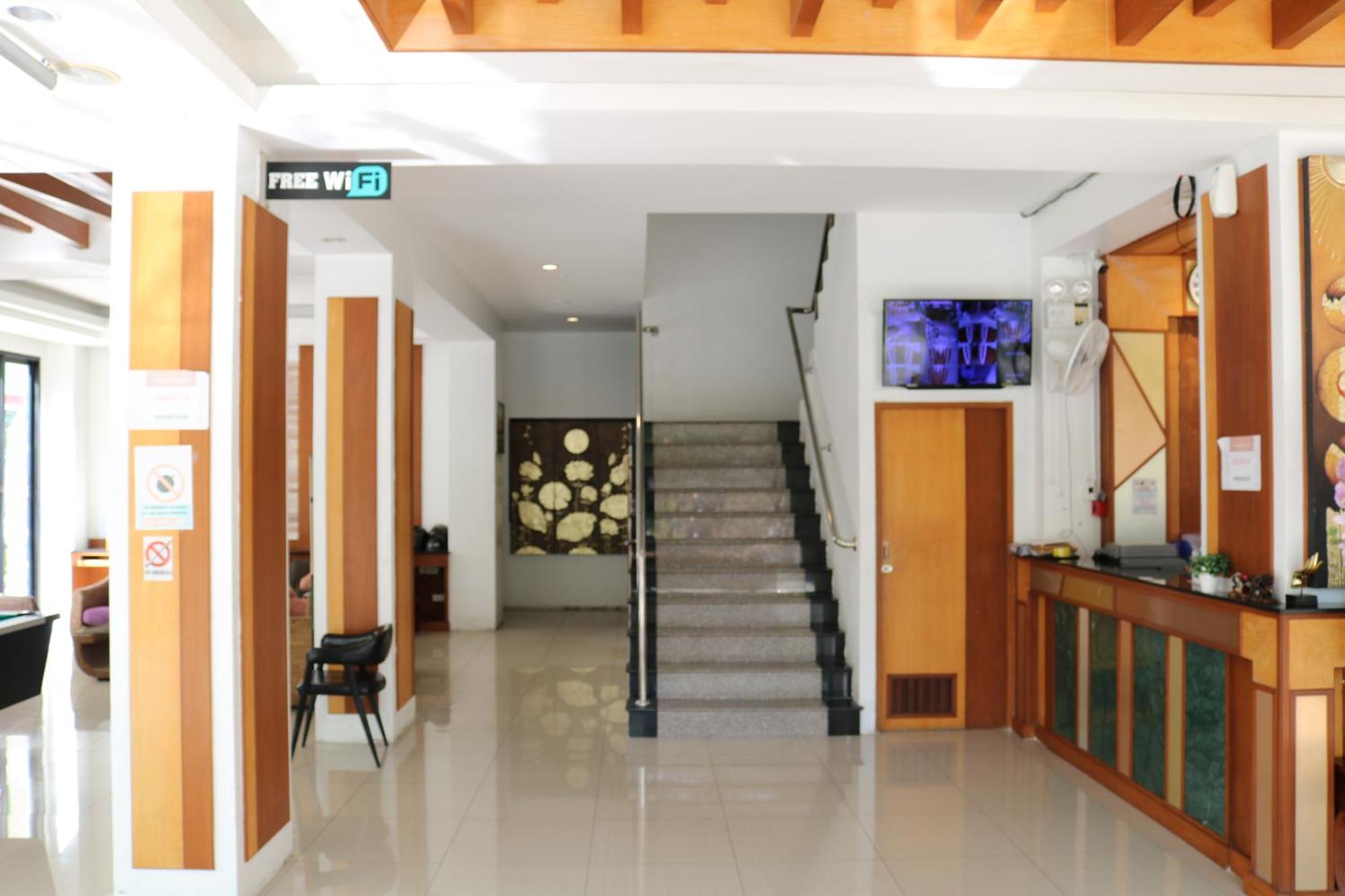 Diamond Crown Hotell Patong Exteriör bild